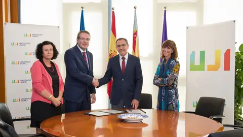 El subdelegado ha remarcado el compromiso del Ejecutivo central con la formación de los estudiantes universitarios, en todos los ámbitos y fases de su proceso de aprendizaje. El subdelegado ha remarcado el compromiso del Ejecutivo central con la formación de los estudiantes universitarios, en todos los ámbitos y fases de su proceso de aprendizaje.
