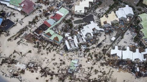 la parte francesa de San Mart&iacute;n por el hurac&aacute;n Irma