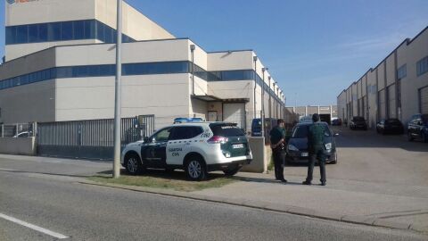 La Guardia Civil vigila la imprenta de Tarragona