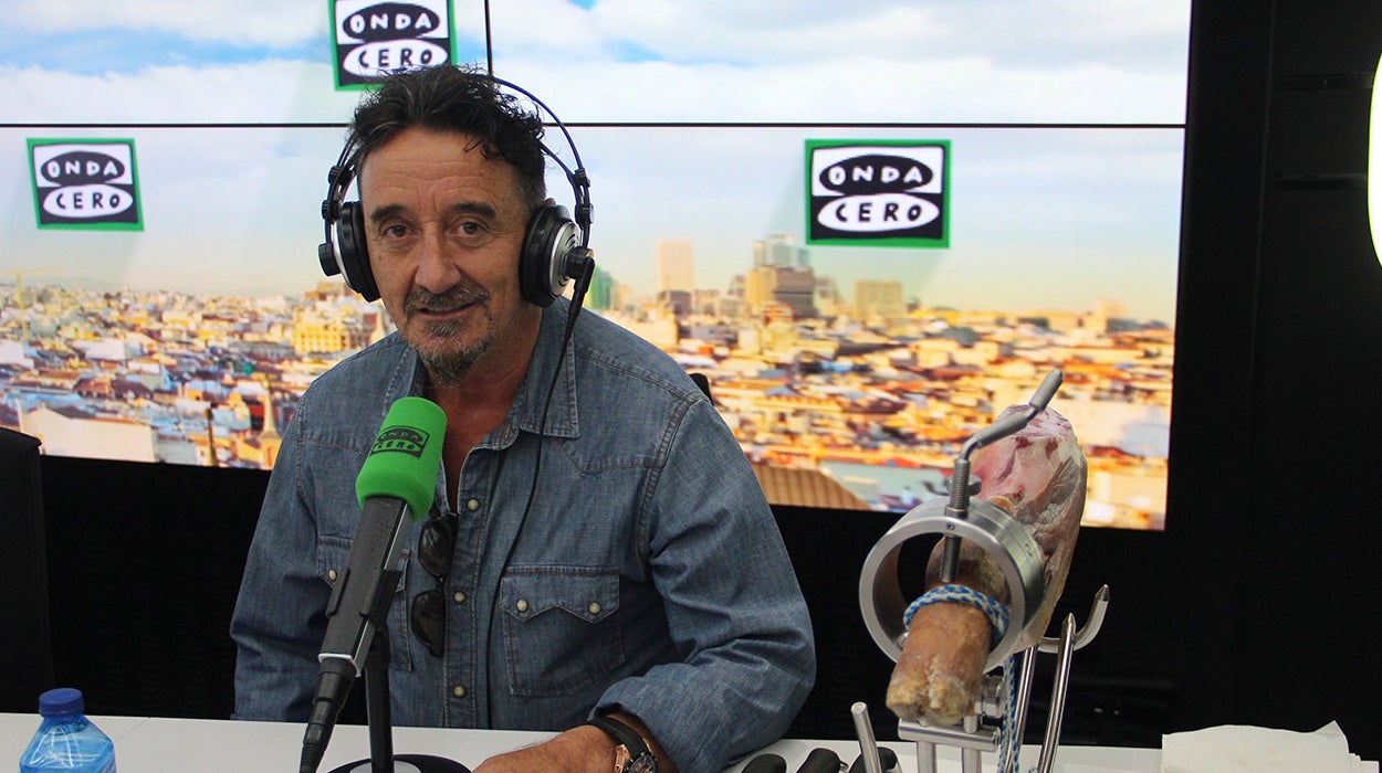 Florencio Sanchidrián, cortador de jamón: "El jamón tiene vida y aromas que pueden llegar a emocionar" Florencio Sanchidrián, cortador de jamón: "El jamón tiene vida y aromas que pueden llegar a emocionar"