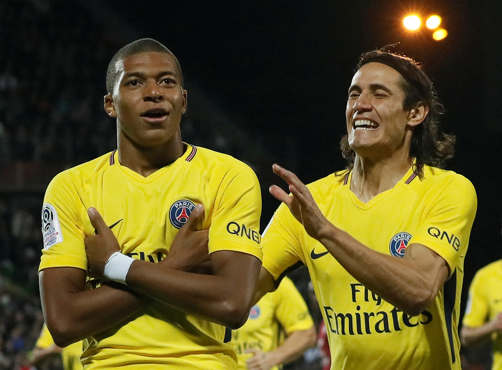 Mbappé se estrena en la goleada del PSG ante el Metz Mbappé se estrena en la goleada del PSG ante el Metz