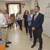 El alcalde de Vila-real José Benlloch inauguró junto con la fundación Manantial la nueva residencia.