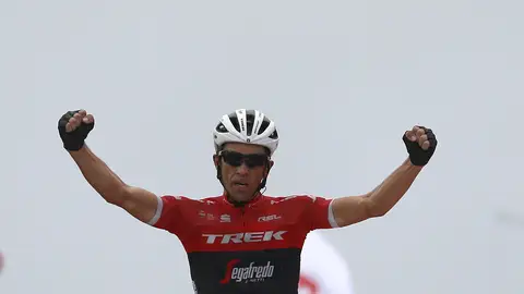 Contador celebra su victoria en la vigésima etapa de La Vuelta Contador celebra su victoria en la vigésima etapa de La Vuelta