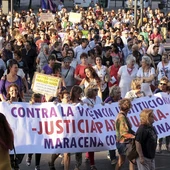 Numerosos manifestantes convocados por varias plataformas feministas de Granada y de toda España recorren las calles de Granada en apoyo a Juana Rivas y las víctimas de violencia de género Numerosos manifestantes convocados por varias plataformas feministas de Granada y de toda España recorren las calles de Granada en apoyo a Juana Rivas y las víctimas de violencia de género
