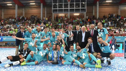 El Inter Movistar celebra su triunfo en la Supercopa de España El Inter Movistar celebra su triunfo en la Supercopa de España
