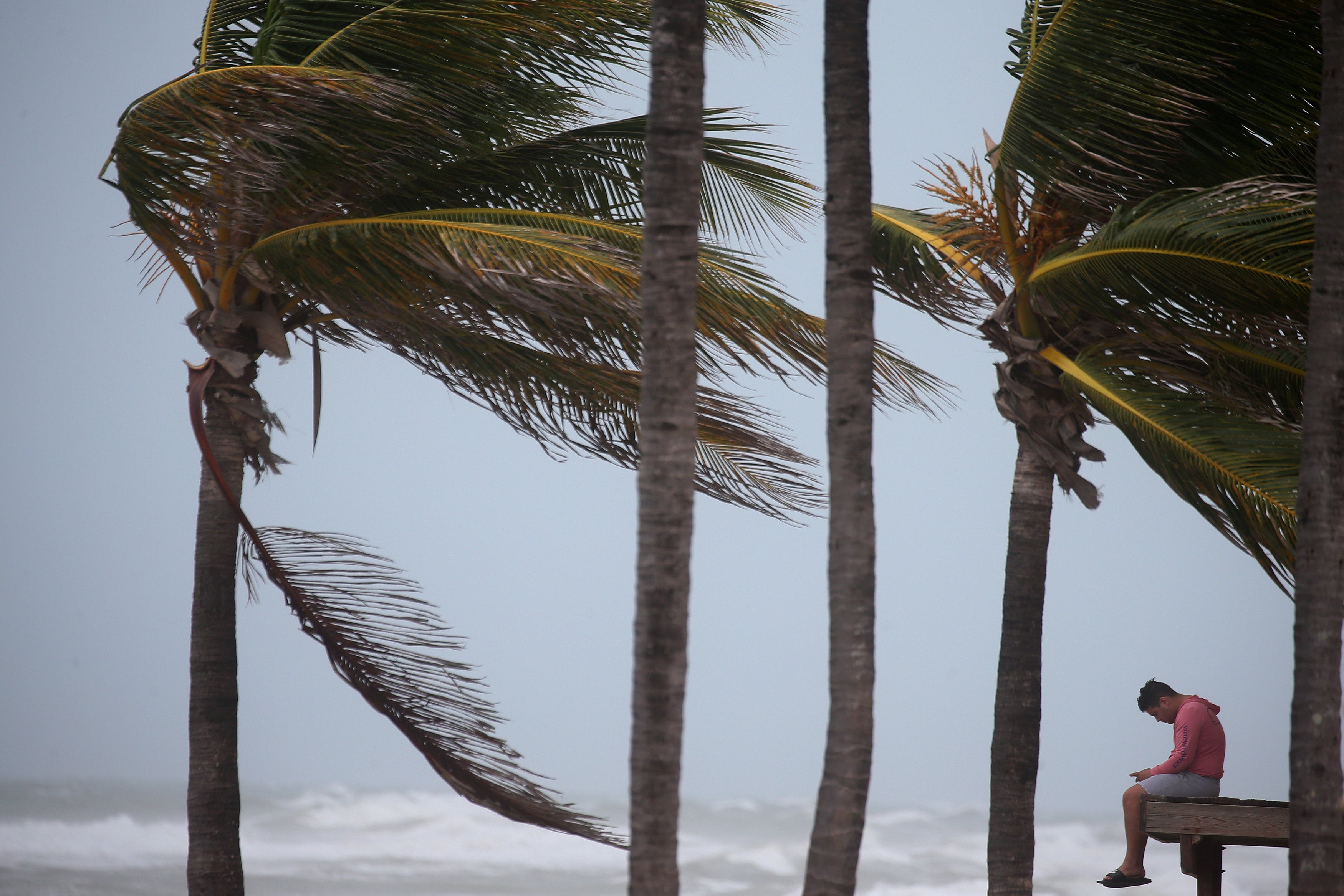 Irma se debilita y se convierte en una depresión tropical en su avance por el sureste de EEUU Irma se debilita y se convierte en una depresión tropical en su avance por el sureste de EEUU