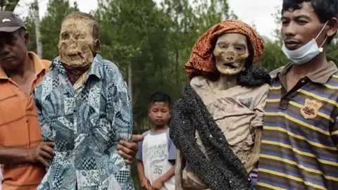 El ritual de la tribu de los Tojara El ritual de la tribu de los Tojara