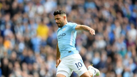 Kun Ag&uuml;ero con el City