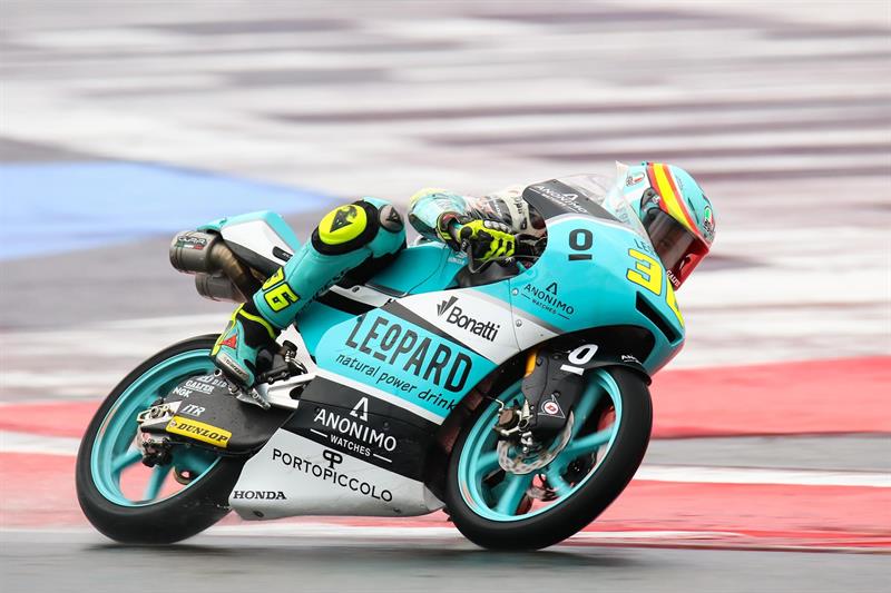 Joan Mir: "Era muy difícil mantenerse sobre la moto en estas condiciones" Joan Mir: "Era muy difícil mantenerse sobre la moto en estas condiciones"