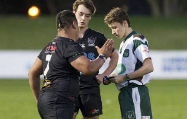Sancionan con diez años a un jugador de rugby por esta brutal agresión a un árbitro Sancionan con diez años a un jugador de rugby por esta brutal agresión a un árbitro
