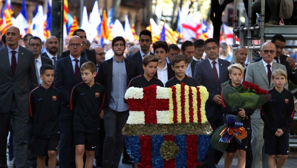 El Barça, en la ofrenda floral al monumento a Rafael Casanova por la Diada