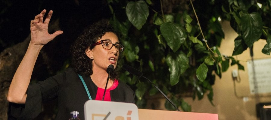 La secretaria general de ERC, Marta Rovira, en un acto del partido, previo a la Diada en el Fossar de les Moreres, en Barcelona La secretaria general de ERC, Marta Rovira, en un acto del partido, previo a la Diada en el Fossar de les Moreres, en Barcelona