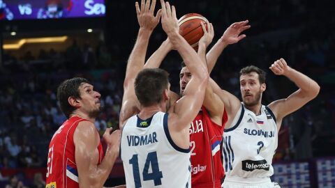 Instant&aacute;nea de la final del Eurobasket 2017