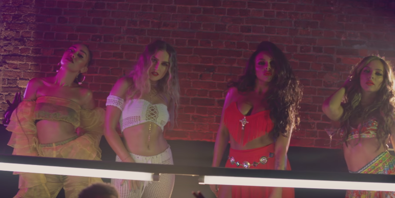 Daniel Novoa, psicólogo: "Algunas canciones de reggaetón normalizan la intoxicación alcohólica" Daniel Novoa, psicólogo: "Algunas canciones de reggaetón normalizan la intoxicación alcohólica"