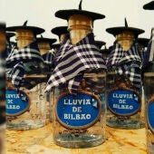 Botellas de 'Lluvia de Bilbao'