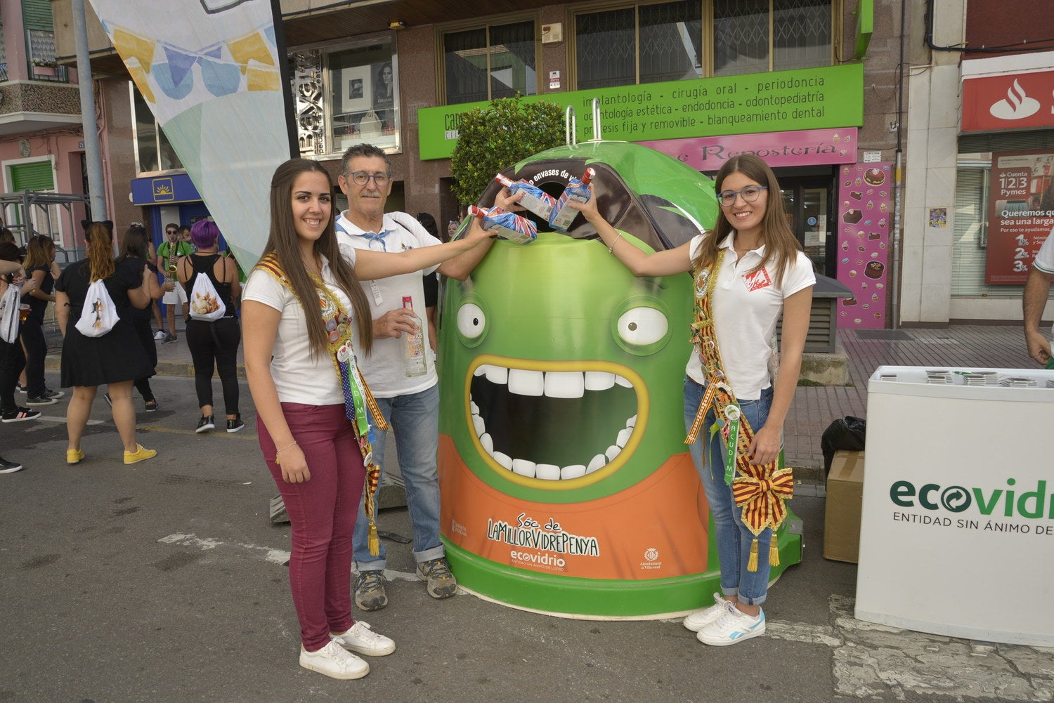 Les penyes han reciclat en festes 1.242 quilos de vidre Les penyes han reciclat en festes 1.242 quilos de vidre
