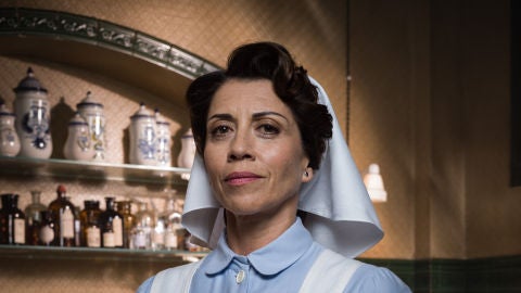 Alicia Borrachero es Carmen Angoloti