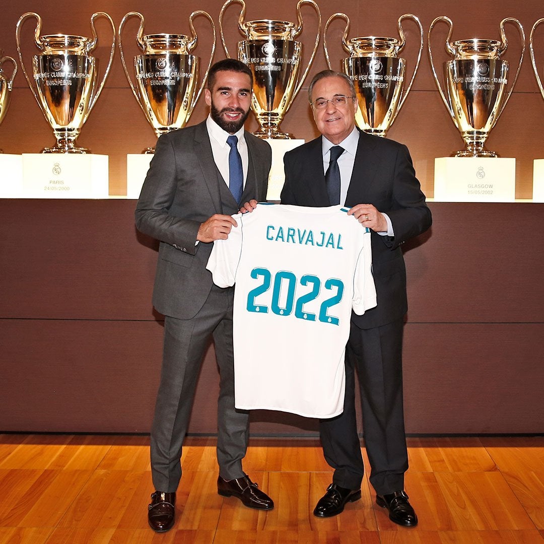 Carvajal renueva con el Madrid hasta 2022: "No me acuerdo de mi cláusula, pero no escucho ofertas" Carvajal renueva con el Madrid hasta 2022: "No me acuerdo de mi cláusula, pero no escucho ofertas"
