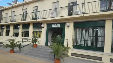 Sede de la Universidad Nacional de Estudios a Distancia en Elche Sede de la Universidad Nacional de Estudios a Distancia en Elche