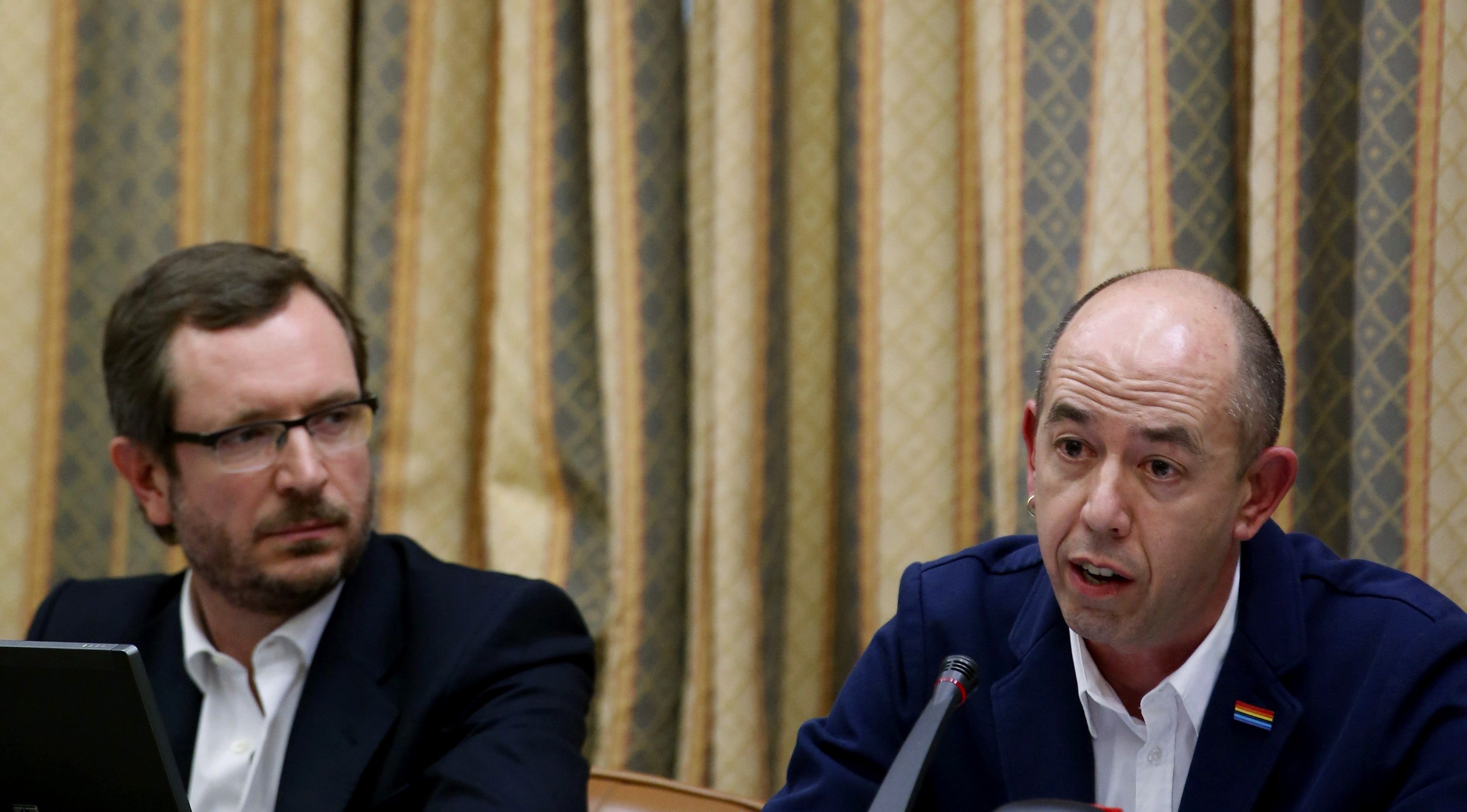 Todos los grupos parlamentarios salvo el PP y UPN apoyan la propuesta de ley de LGTBI promovida por Podemos Todos los grupos parlamentarios salvo el PP y UPN apoyan la propuesta de ley de LGTBI promovida por Podemos