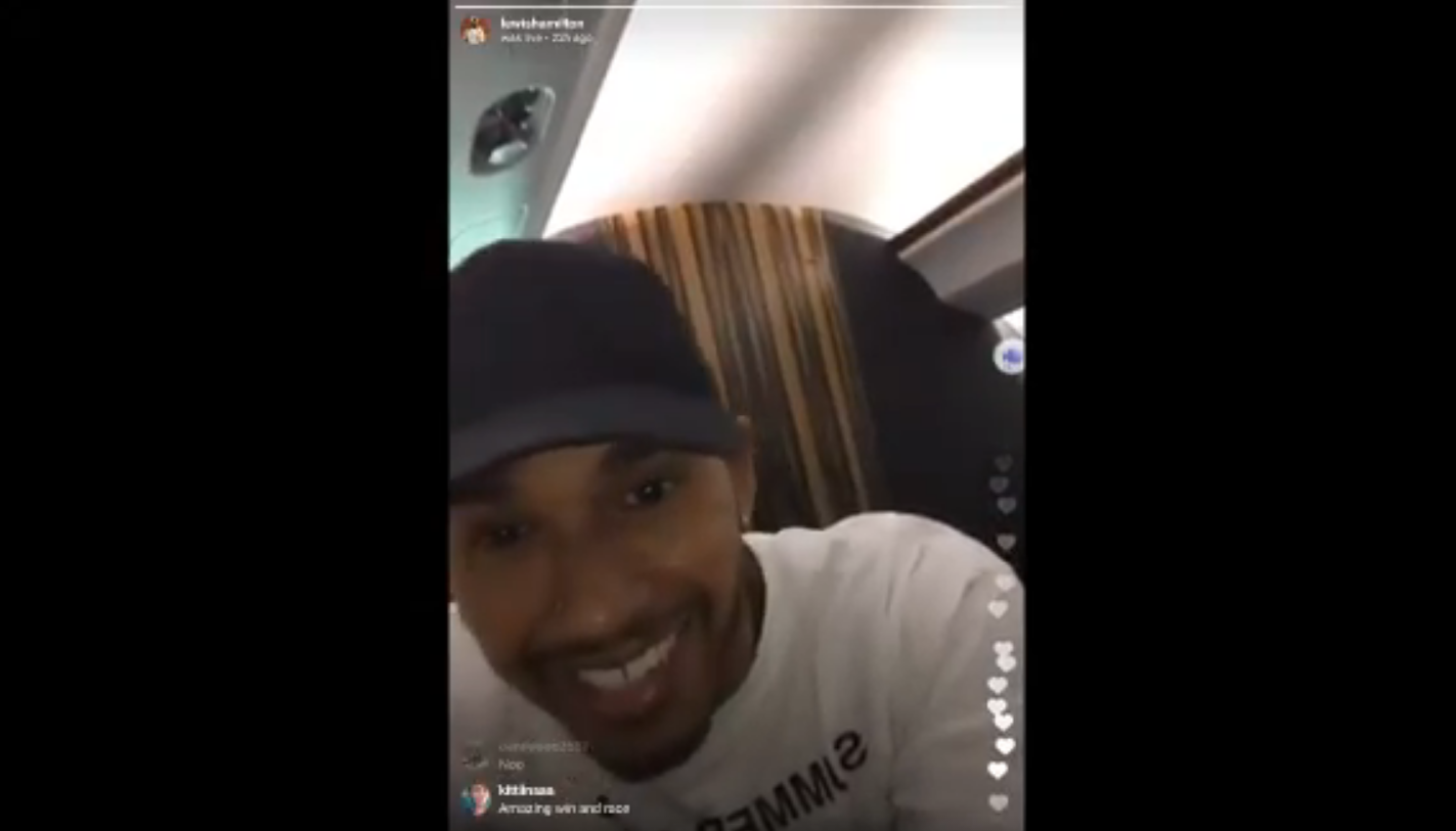 Hamilton se mofa de un aficionado: "¿Vettel mejor que yo? Vete a la óptica" Hamilton se mofa de un aficionado: "¿Vettel mejor que yo? Vete a la óptica"