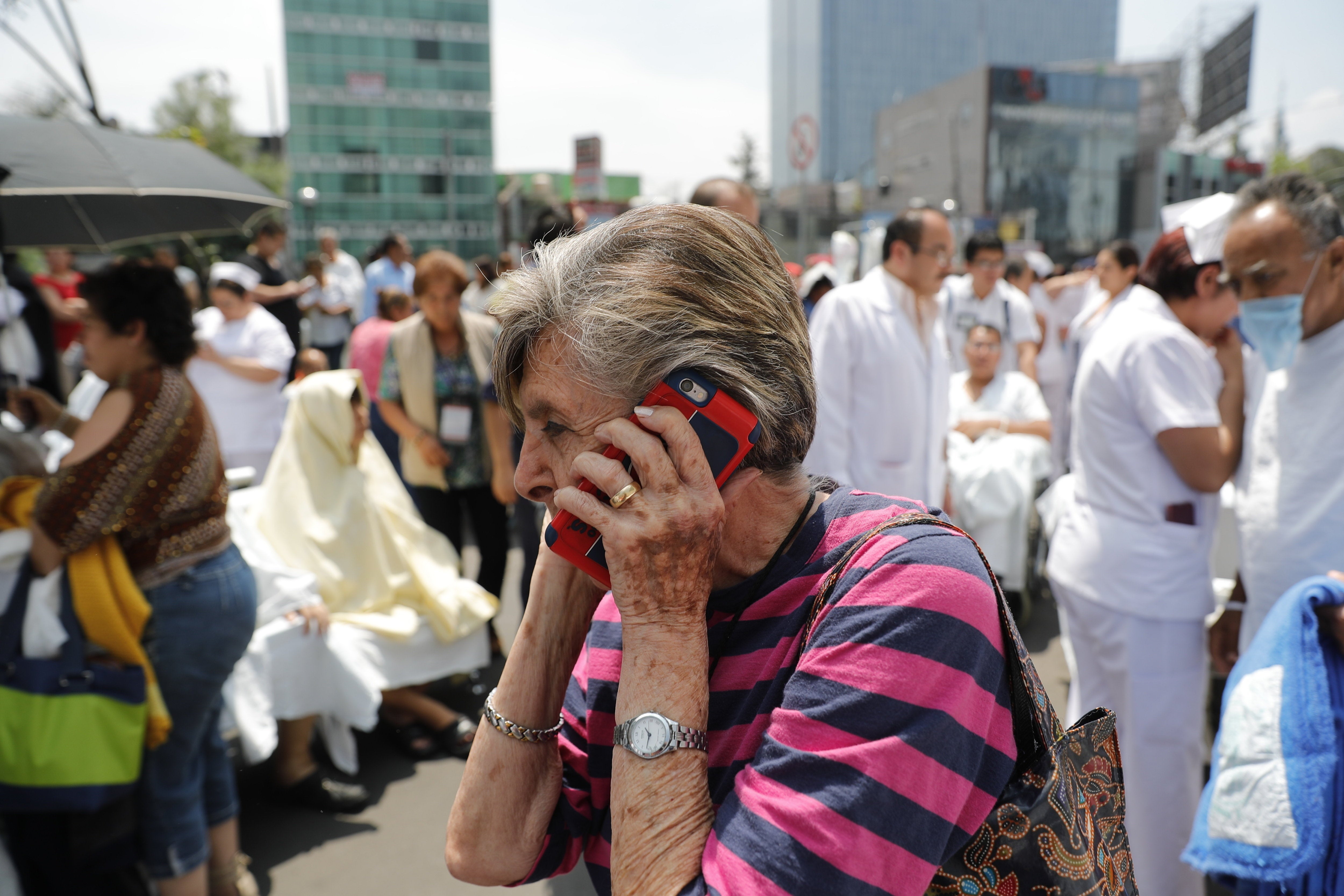 Una afectada por el terremoto en México: "Escuchamos los gritos de un jardín de niños" Una afectada por el terremoto en México: "Escuchamos los gritos de un jardín de niños"