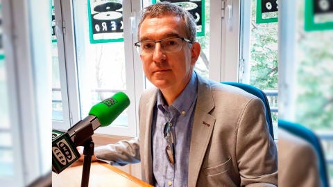 Santiago Posteguillo durante una entrevista en Onda Cero