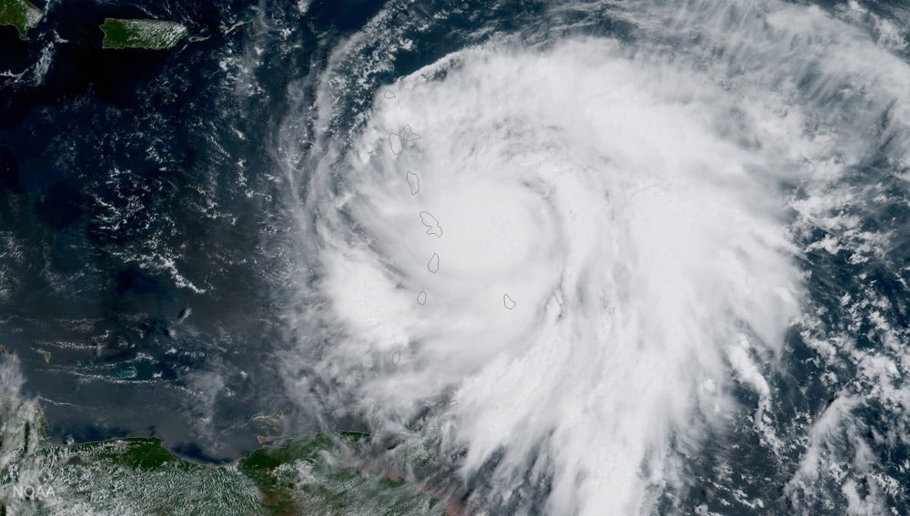 Una imagen capturada por el satélite GOES-16 de NOAA del huracán 'María'