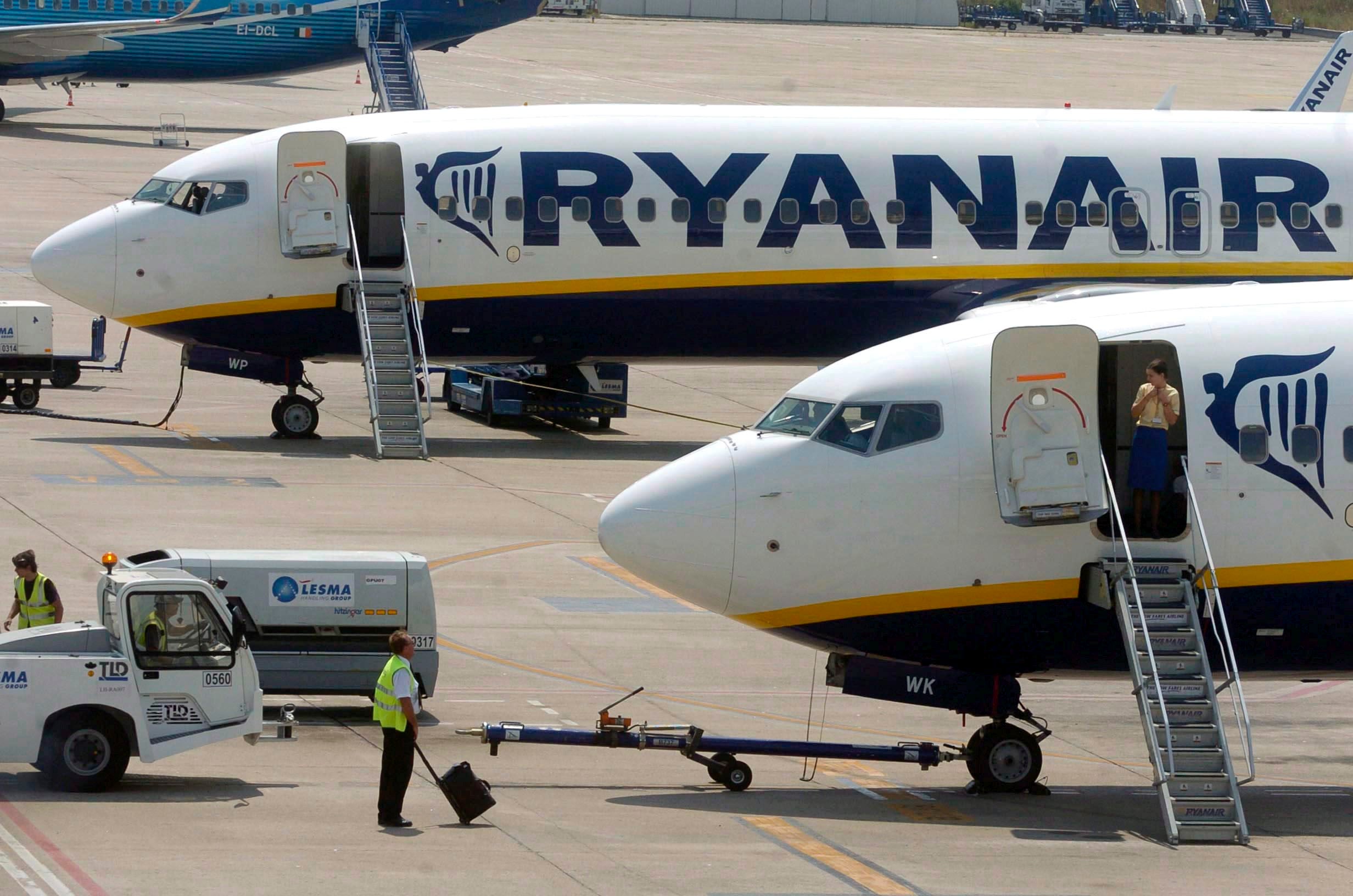 Eduardo Cadenas: "Presuntamente Ryanair ha utilizado con los pilotos todo tipo de formas atípicas de contratos de empleo" Eduardo Cadenas: "Presuntamente Ryanair ha utilizado con los pilotos todo tipo de formas atípicas de contratos de empleo"