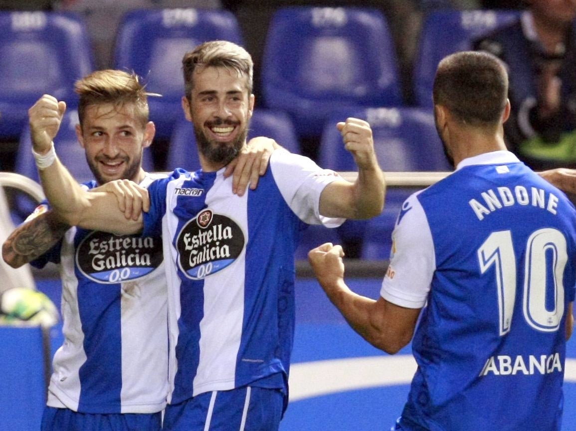 Deportivo 1-0 Alavés. El Deportivo logra su primera victoria de la temporada Deportivo 1-0 Alavés. El Deportivo logra su primera victoria de la temporada
