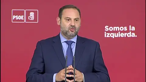 El PSOE pide al Gobierno catalán que desconvoque el referéndum porque está provocando una fractura "tremenda" El PSOE pide al Gobierno catalán que desconvoque el referéndum porque está provocando una fractura "tremenda"