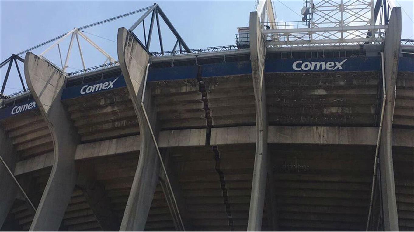 El Estadio Azteca presenta una enorme grieta tras el terremoto de México El Estadio Azteca presenta una enorme grieta tras el terremoto de México