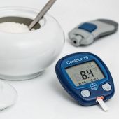 Foto de un dispositivo para medir la diabetes