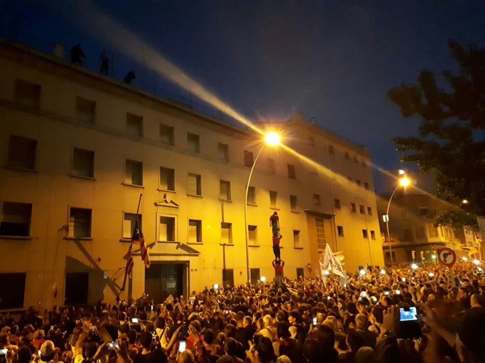 El Supremo suspende la declaración de la funcionaria asediada en el registro de la Consellería de Economía El Supremo suspende la declaración de la funcionaria asediada en el registro de la Consellería de Economía