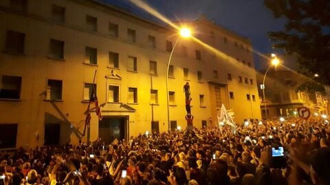 Frente a la Conselleria de Econom&iacute;a