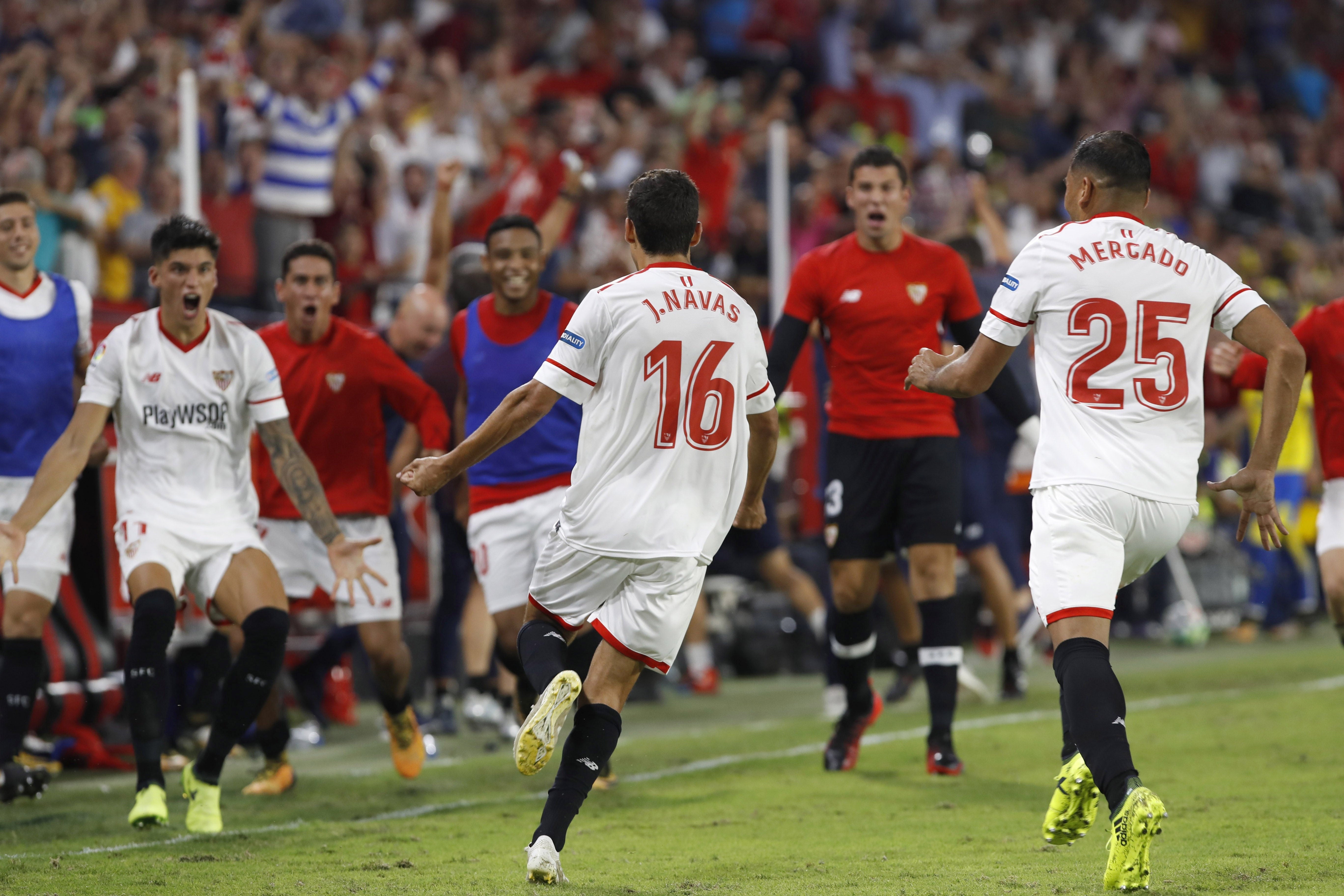 Jesús Navas da el cuarto triunfo seguido al Sevilla en la vuelta del increpado Vitolo Jesús Navas da el cuarto triunfo seguido al Sevilla en la vuelta del increpado Vitolo