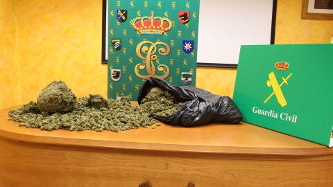 Droga incautada por la Guardia Civil a un viajero de un autob&uacute;s en la A1