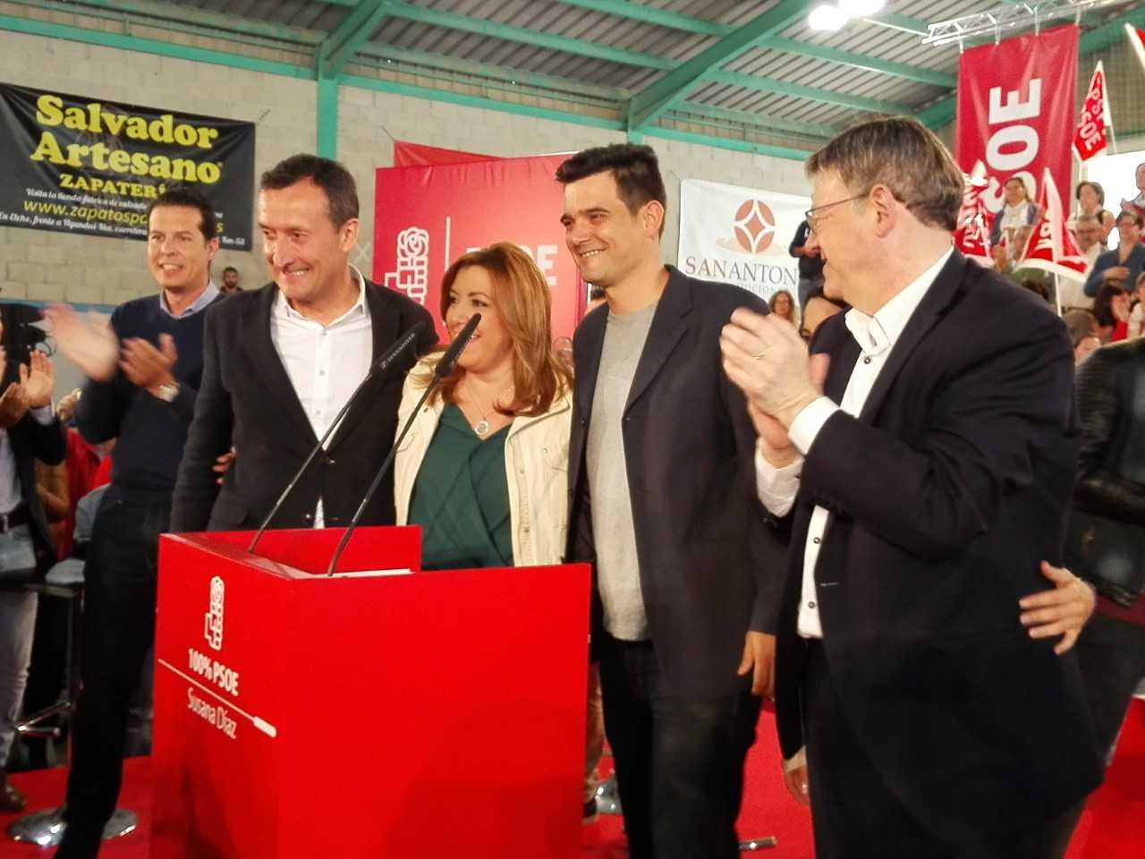 PP e Ilicitanos por Elche piden que se aclare el pago de horas extra de una funcionaria en un mitin del PSOE y éste niega irregularidades PP e Ilicitanos por Elche piden que se aclare el pago de horas extra de una funcionaria en un mitin del PSOE y éste niega irregularidades