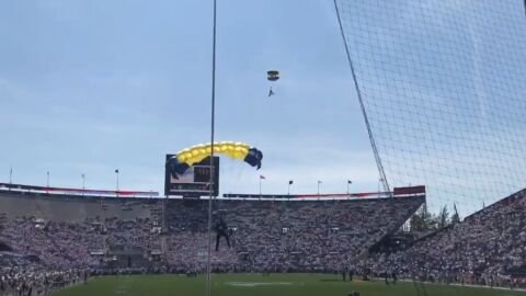 Captura del paracaidista antes de estrellarse