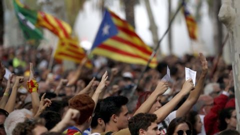 Cientos de personas se concentran frente al Palacio de Justicia de Barcelona, sede del TSJC