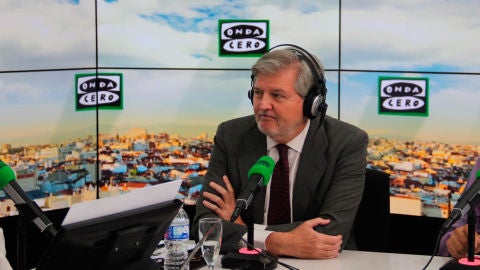 El ministro y portavoz del Gobierno, &Iacute;&ntilde;igo M&eacute;ndez de Vigo, durante una entrevista en Onda Cero