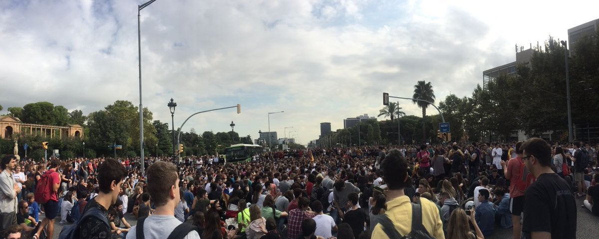 Estudiantes proponen pactar un paro indefinido en las universidades por el referéndum Estudiantes proponen pactar un paro indefinido en las universidades por el referéndum
