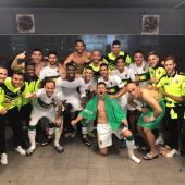 Los jugadores del Elche celebraron el pase a los 1/16 de final de la Copa del Rey en el vestuario visitante del Rico Pérez.