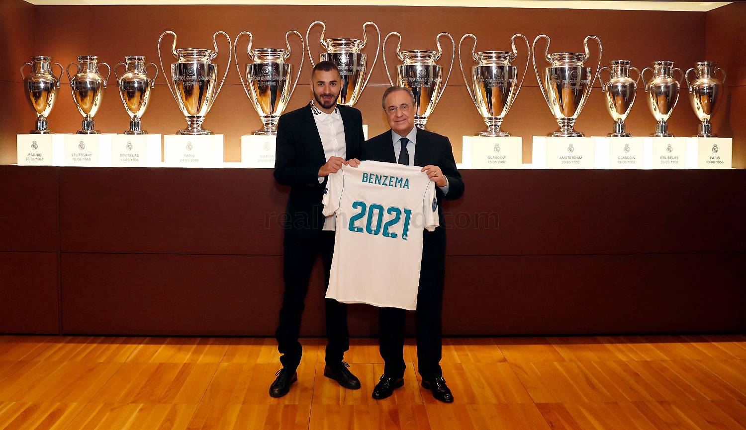 Benzema se reivindica: "Para mí un delantero moderno no es sólo gol" Benzema se reivindica: "Para mí un delantero moderno no es sólo gol"