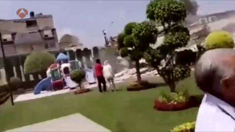 Segundos despu&eacute;s del derrumbe en el colegio R&eacute;bsamen