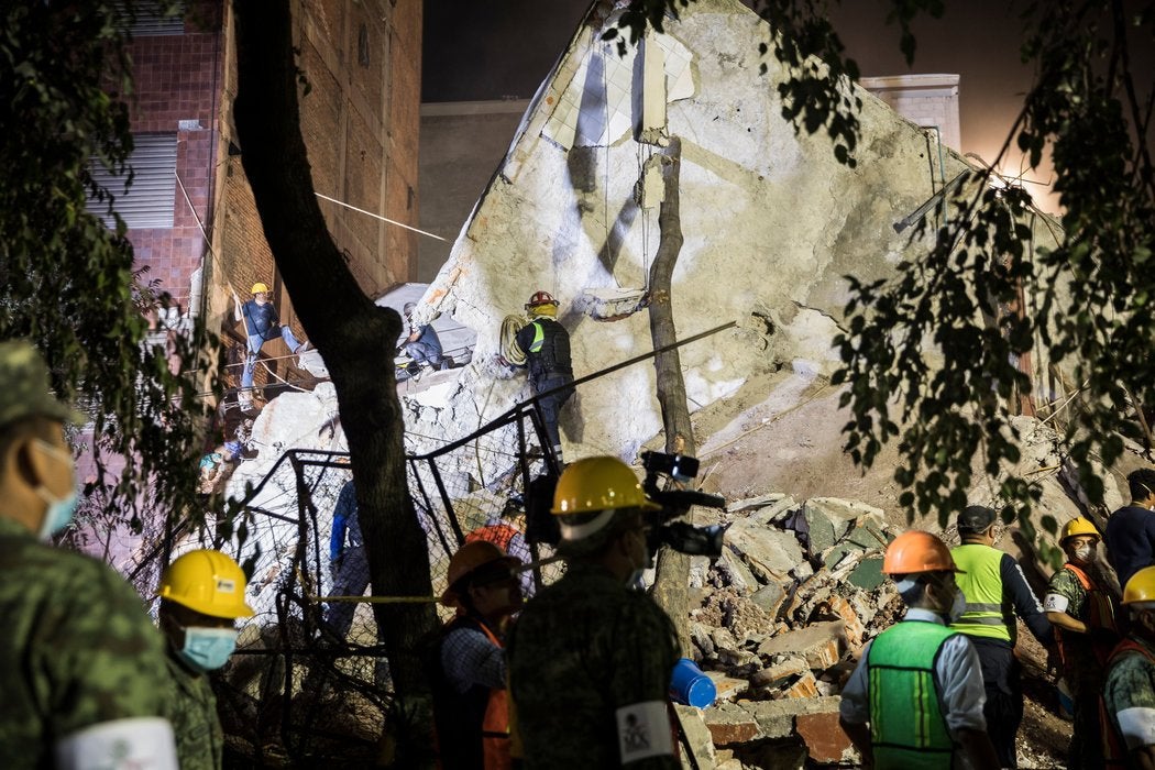 Mueren al menos 4 personas por un nuevo seísmo que generó alarma en el centro y sur de México Mueren al menos 4 personas por un nuevo seísmo que generó alarma en el centro y sur de México