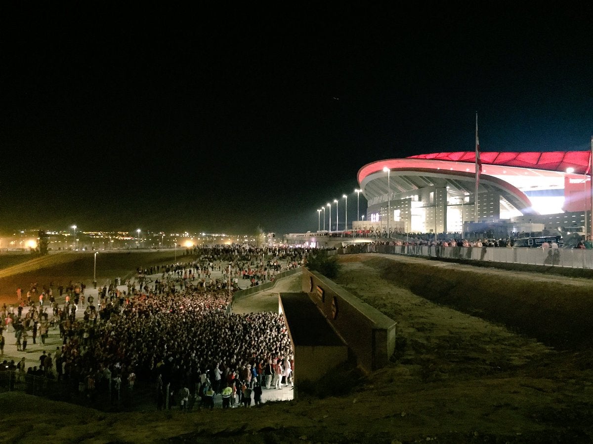 La afición del Atlético, indignada con las interminables colas al abandonar el Wanda Metropolitano La afición del Atlético, indignada con las interminables colas al abandonar el Wanda Metropolitano