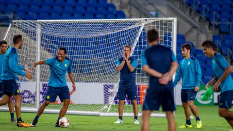 Calleja dirige el entrenamiento en Tel-Aviv Calleja dirige el entrenamiento en Tel-Aviv