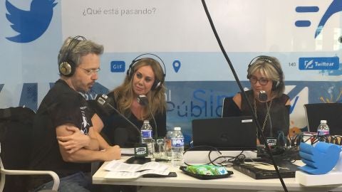 Juan G&oacute;mez - Jurado y Raquel Martos con Julia Otero