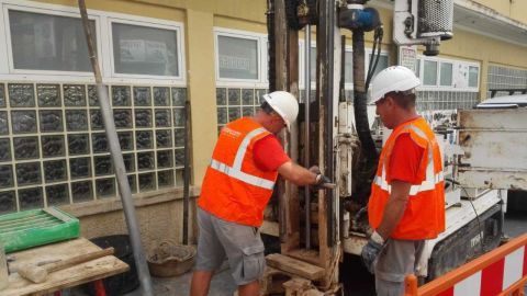 Trabajos del estudio geot&eacute;cnico antes de ser paralizados la pasada semana en Elche